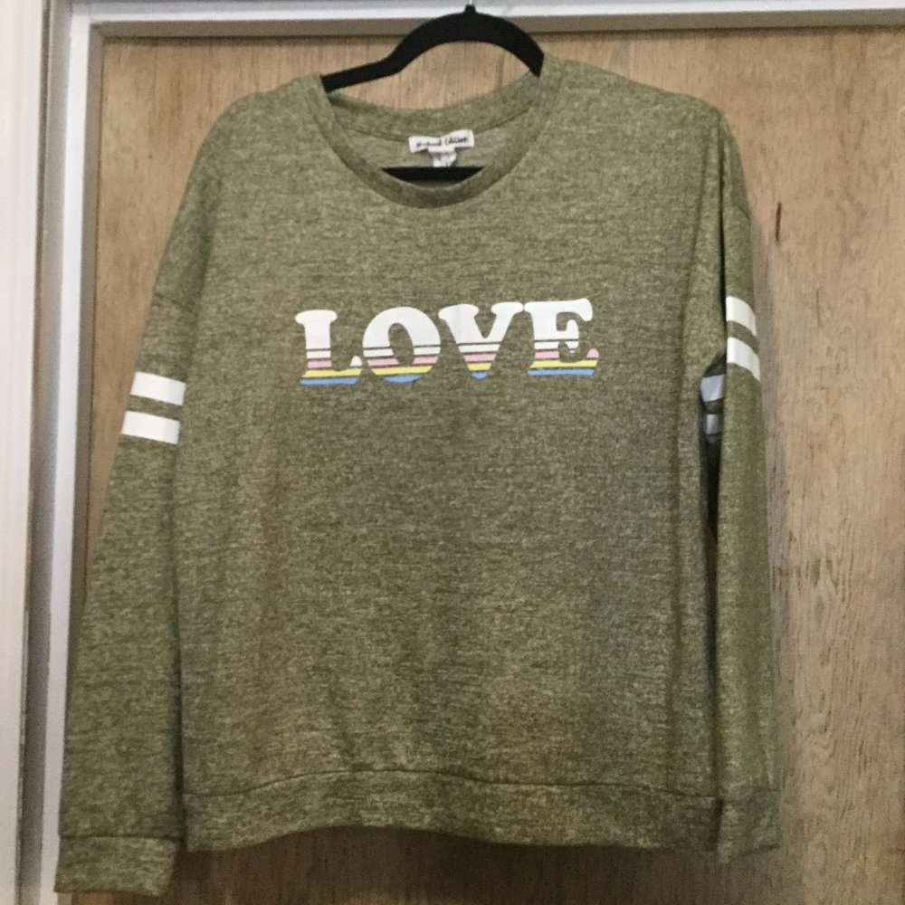 Love graphic soft green crewneck sweatshirt size L  Weekend Edition